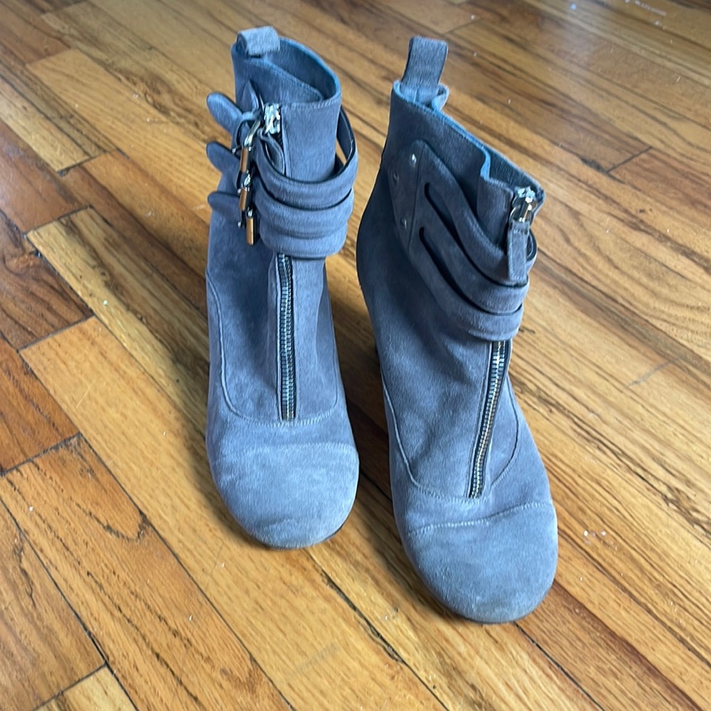 Tabitha Simmons Grey Suede boots size 38